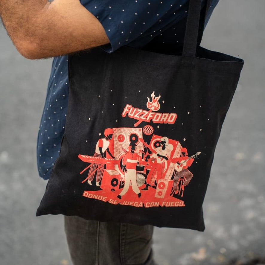 "Donde se juega con fuego" Totebag